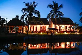 Pomelo Garden Boutique Villa Hội An 0*,